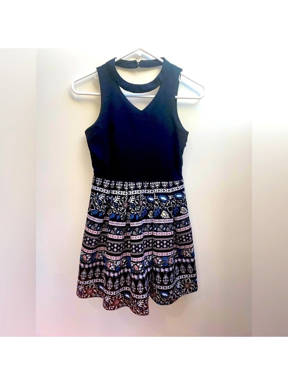 Knitworks Girls black and floral pattern Size 12 Dress